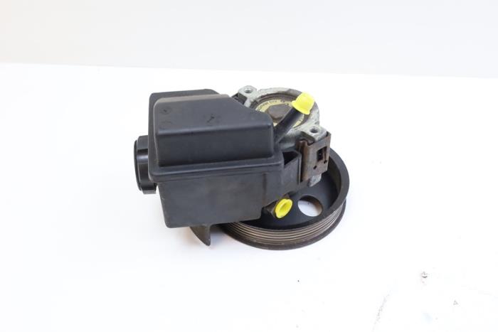 Gebruikte Servopomp Volvo V70 (GW/LW/LZ) 2.5 10V Prijs € 100,00 Margeregeling aangeboden door Auto Demontage Elferink B.V.