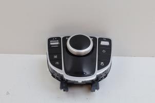 Gebruikte Command system bediening Mercedes GLC (X253) 2.0 260 16V 4-Matic Prijs € 100,00 Margeregeling aangeboden door Auto Demontage Elferink B.V.