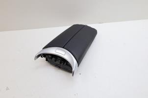 Gebruikte Armleuning Mercedes GLC (X253) 2.0 260 16V 4-Matic Prijs € 85,00 Margeregeling aangeboden door Auto Demontage Elferink B.V.