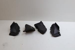 Gebruikte Luchtgeleider Mercedes GLC (X253) 2.0 260 16V 4-Matic Prijs € 50,00 Margeregeling aangeboden door Auto Demontage Elferink B.V.