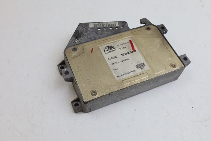 Gebruikte ABS Computer Volvo 850 Estate 2.5i 10V Prijs € 100,00 Margeregeling aangeboden door Auto Demontage Elferink B.V.