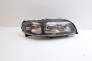 Gebruikte Koplamp rechts Volvo XC70 (SZ) XC70 2.4 T 20V Prijs € 75,00 Margeregeling aangeboden door Auto Demontage Elferink B.V.