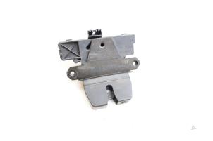 Gebruikte Slotmechaniek Achterklep Volvo V50 (MW) 2.4i 20V Prijs € 50,00 Margeregeling aangeboden door Auto Demontage Elferink B.V.