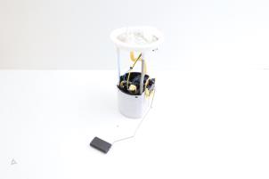 Gebruikte Tank element Pomp Volvo XC40 (XZ) 2.0 T4 Geartronic 16V Prijs € 100,00 Margeregeling aangeboden door Auto Demontage Elferink B.V.