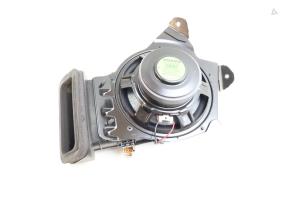 Gebruikte Subwoofer Volvo XC40 (XZ) 2.0 T4 Geartronic 16V Prijs € 75,00 Margeregeling aangeboden door Auto Demontage Elferink B.V.