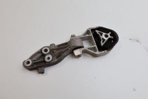 Gebruikte Motorrubber Volvo XC40 (XZ) 2.0 T4 Geartronic 16V Prijs € 40,00 Margeregeling aangeboden door Auto Demontage Elferink B.V.