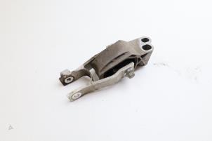 Gebruikte Motorrubber Volvo XC40 (XZ) 2.0 T4 Geartronic 16V Prijs € 40,00 Margeregeling aangeboden door Auto Demontage Elferink B.V.