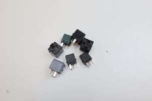 Gebruikte Relais Volvo XC40 (XZ) 2.0 T4 Geartronic 16V Prijs € 40,00 Margeregeling aangeboden door Auto Demontage Elferink B.V.