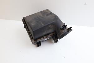 Gebruikte Luchtfilterhuis Mercedes B (W246) 1.8 B-180 CDI BlueEFFICIENCY 16V Prijs € 50,00 Margeregeling aangeboden door Auto Demontage Elferink B.V.