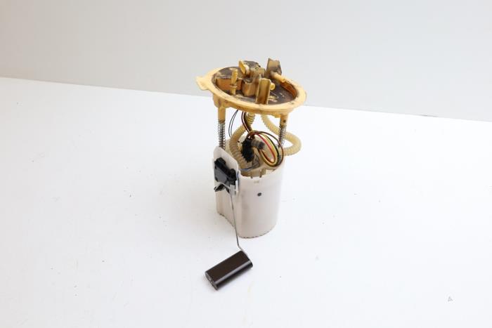 Gebruikte Tank element Pomp Mercedes B (W246/W242) 1.8 B-180 CDI BlueEFFICIENCY 16V Prijs € 75,00 Margeregeling aangeboden door Auto Demontage Elferink B.V.