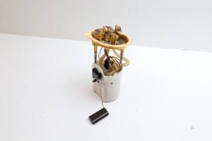 Gebruikte Tank element Pomp Mercedes B (W246) 1.8 B-180 CDI BlueEFFICIENCY 16V Prijs € 75,00 Margeregeling aangeboden door Auto Demontage Elferink B.V.