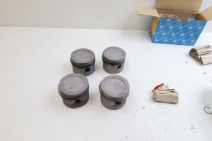 Gebruikte Zuiger Volvo 740 2.3 GLE i Prijs € 140,00 Margeregeling aangeboden door Auto Demontage Elferink B.V.