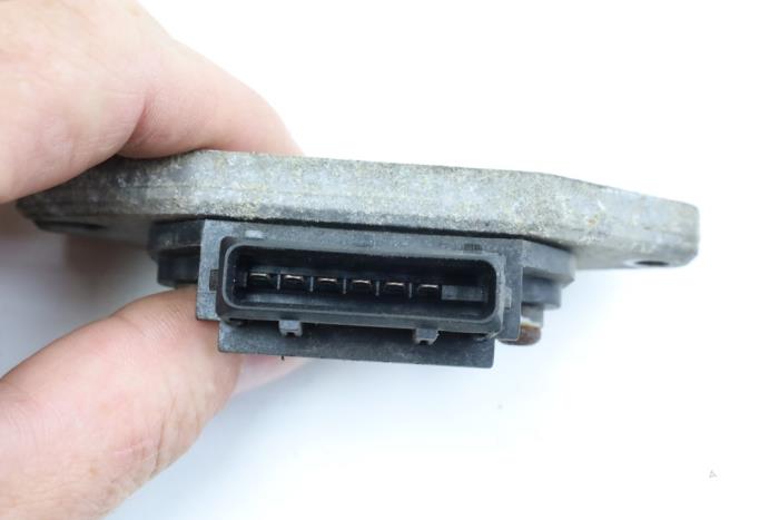 Ontstekingsmodule van een Saab 900 I 2.1 i 16V 1991