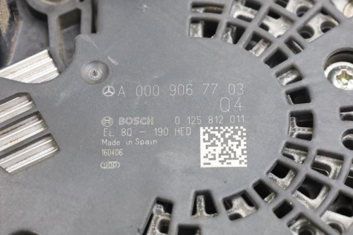 Dynamo van een Mercedes-Benz GLC (X253) 2.0 260 16V 4-Matic 2016