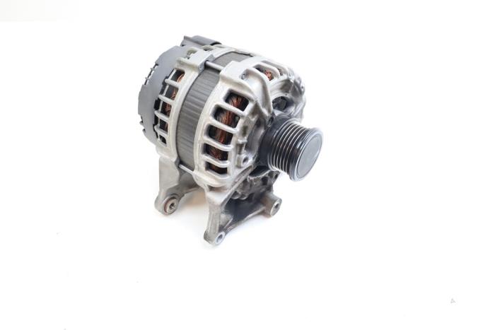 Dynamo van een Mercedes-Benz GLC (X253) 2.0 260 16V 4-Matic 2016