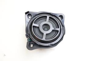 Gebruikte Luidspreker Mercedes GLC (X253) 2.0 260 16V 4-Matic Prijs € 30,00 Margeregeling aangeboden door Auto Demontage Elferink B.V.