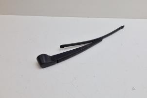 Gebruikte Ruitenwisserarm achter Mercedes GLC (X253) 2.0 260 16V 4-Matic Prijs € 25,00 Margeregeling aangeboden door Auto Demontage Elferink B.V.