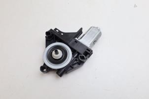 Gebruikte Motor electrisch raam Volvo V60 II (ZW) 2.0 D3 16V Prijs € 25,00 Margeregeling aangeboden door Auto Demontage Elferink B.V.