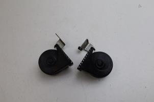 Gebruikte Toeter Volvo V60 II (ZW) 2.0 D3 16V Prijs € 50,00 Margeregeling aangeboden door Auto Demontage Elferink B.V.