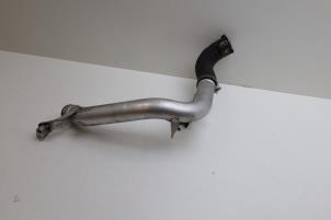 Gebruikte Intercooler Buis Volvo V60 II (ZW) 2.0 D3 16V Prijs € 75,00 Margeregeling aangeboden door Auto Demontage Elferink B.V.