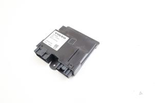 Gebruikte Module achterklep motor Volvo V60 II (ZW) 2.0 D3 16V Prijs € 150,00 Margeregeling aangeboden door Auto Demontage Elferink B.V.