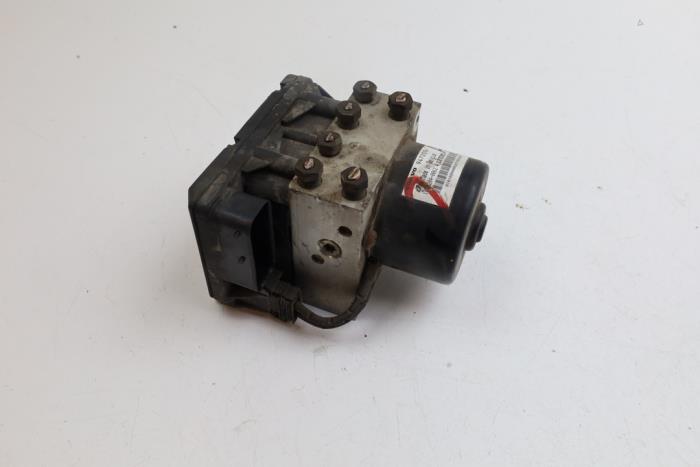 Gebruikte ABS Pomp Volvo V70 (GW/LW/LZ) 2.5 10V Prijs € 200,00 Margeregeling aangeboden door Auto Demontage Elferink B.V.