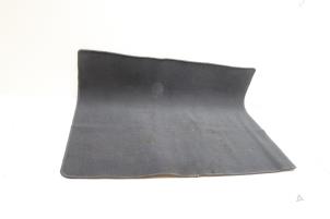 Gebruikte Kofferbak Mat Volvo V60 I (FW/GW) 2.4 D6 20V Plug-in Hybrid AWD Prijs € 50,00 Margeregeling aangeboden door Auto Demontage Elferink B.V.