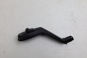 Gebruikte Pinker Schakelaar Saab 9-3 03- Prijs € 50,00 Margeregeling aangeboden door Auto Demontage Elferink B.V.