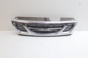 Gebruikte Grille Saab 9-3 I (YS3D) 2.0t 16V Prijs € 35,00 Margeregeling aangeboden door Auto Demontage Elferink B.V.