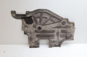 Gebruikte Beschermplaat bodem Volvo S60 III (ZS) 2.0 T5 16V Prijs € 35,00 Margeregeling aangeboden door Auto Demontage Elferink B.V.