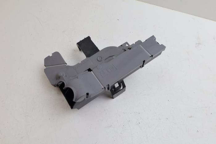 Gebruikte Accu sensor Volvo S60 III (ZS) 2.0 T5 16V Prijs € 60,00 Margeregeling aangeboden door Auto Demontage Elferink B.V.