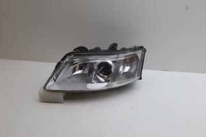 Gebruikte Koplamp links Saab 9-3 II Sport Sedan (YS3F) 1.8t 16V Prijs € 75,00 Margeregeling aangeboden door Auto Demontage Elferink B.V.