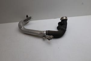 Gebruikte Intercooler Buis Volvo S60 III (ZS) 2.0 T5 16V Prijs € 100,00 Margeregeling aangeboden door Auto Demontage Elferink B.V.