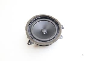 Gebruikte Speaker Volvo S60 III (ZS) 2.0 T5 16V Prijs € 35,00 Margeregeling aangeboden door Auto Demontage Elferink B.V.