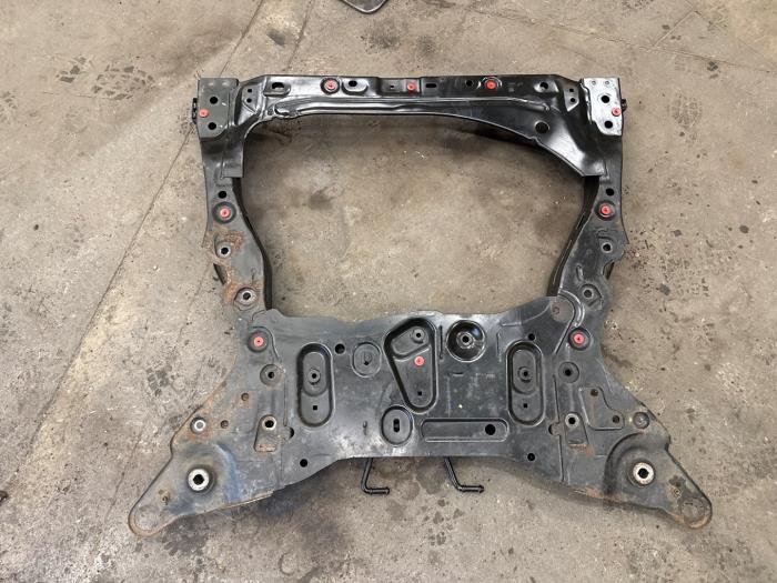 Gebruikte Subframe Volvo S60 III (ZS) 2.0 T5 16V Prijs € 350,00 Margeregeling aangeboden door Auto Demontage Elferink B.V.