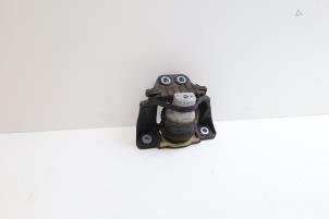 Gebruikte Motorrubber Volvo V60 II (ZW) 2.0 T6 16V Twin Engine Prijs € 35,00 Margeregeling aangeboden door Auto Demontage Elferink B.V.