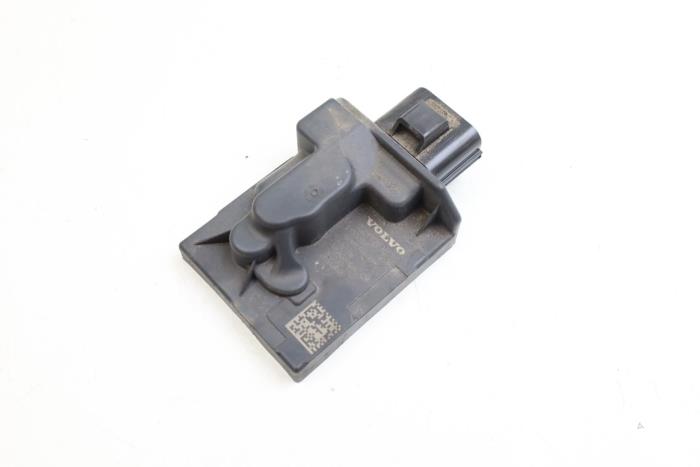 Gebruikte Brandstofpomp module Volvo V60 II (ZW) 2.0 T6 16V Twin Engine Prijs € 50,00 Margeregeling aangeboden door Auto Demontage Elferink B.V.