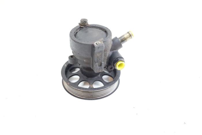 Gebruikte Pomp Servo Saab 9-3 I (YS3D) 2.0t 16V Ecopower Prijs € 90,00 Margeregeling aangeboden door Auto Demontage Elferink B.V.
