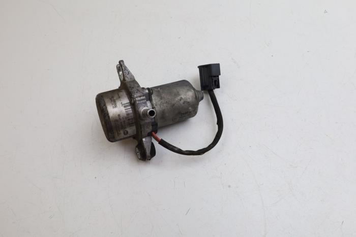 Gebruikte Vacuumpomp Rembekrachtiging Volvo XC90 I 2.5 T 20V Prijs € 125,00 Margeregeling aangeboden door Auto Demontage Elferink B.V.