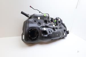 Gebruikte Tank Lynk &amp; Co 01 1.5 PHEV Prijs € 500,00 Margeregeling aangeboden door Auto Demontage Elferink B.V.