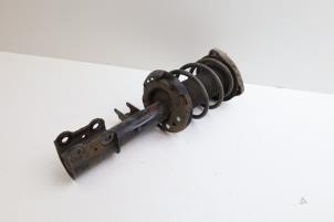 Gebruikte Mac Phersonpoot links-voor Mercedes B (W246) 1.6 B-200 BlueEFFICIENCY Turbo 16V Prijs € 125,00 Margeregeling aangeboden door Auto Demontage Elferink B.V.