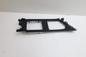 Gebruikte Middenconsoles Lynk &amp; Co 01 1.5 PHEV Prijs € 75,00 Margeregeling aangeboden door Auto Demontage Elferink B.V.