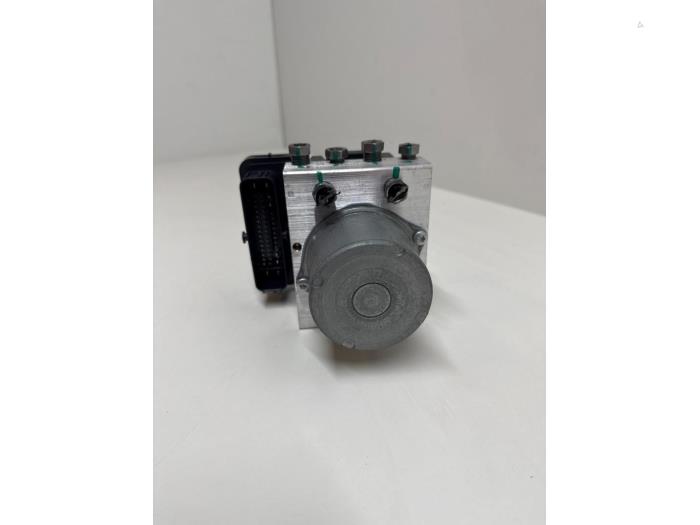 Gebruikte ABS Computer Lynk &amp; Co 01 1.5 PHEV Prijs € 750,00 Margeregeling aangeboden door Auto Demontage Elferink B.V.