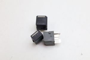 Gebruikte Relais Lynk &amp; Co 01 1.5 PHEV Prijs € 30,00 Margeregeling aangeboden door Auto Demontage Elferink B.V.