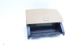 Gebruikte Display Interieur Mercedes C (W204) 1.8 C-200K 16V Prijs € 75,00 Margeregeling aangeboden door Auto Demontage Elferink B.V.