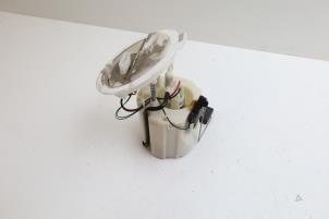 Gebruikte Tank element Pomp Mercedes C (W204) 1.8 C-200K 16V Prijs € 65,00 Margeregeling aangeboden door Auto Demontage Elferink B.V.