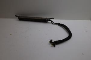 Gebruikte Oliekoeler Saab 9-5 Estate (YS3E) 2.0t 16V Prijs € 100,00 Margeregeling aangeboden door Auto Demontage Elferink B.V.