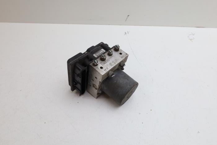 Gebruikte ABS Pomp Saab 9-5 (YS3E) 2.0t 16V Prijs € 125,00 Margeregeling aangeboden door Auto Demontage Elferink B.V.