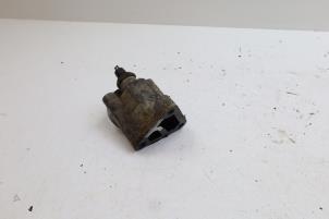Gebruikte Oliefilterhouder Saab 900 I 2.0 Turbo 16V Prijs € 25,00 Margeregeling aangeboden door Auto Demontage Elferink B.V.