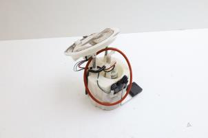 Gebruikte Tank element Pomp Mercedes C (W204) 1.8 C-200 CGI 16V Prijs € 65,00 Margeregeling aangeboden door Auto Demontage Elferink B.V.